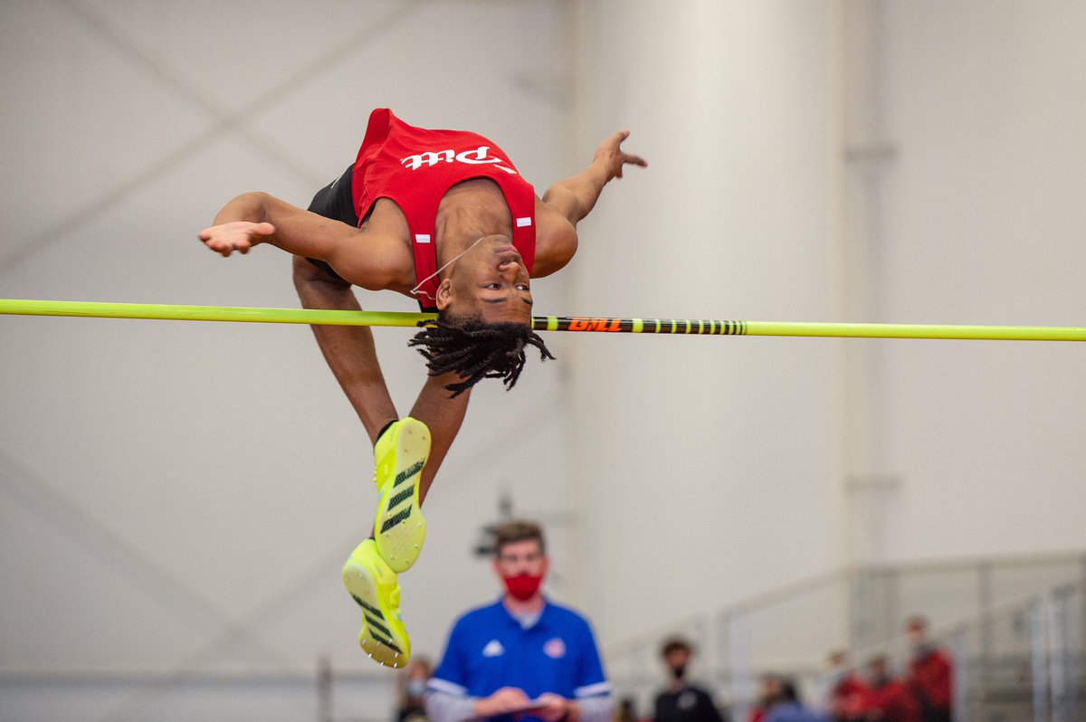 GorillasTrack's tweet photo. Don’t flip out but there’s a track meet on Saturday.

A free livestream is available via the MIAA Network, starting at noon.

#GorillaNation | #BeAGorilla 

📸: @reidwphoto https://t.co/XYemEefBUO