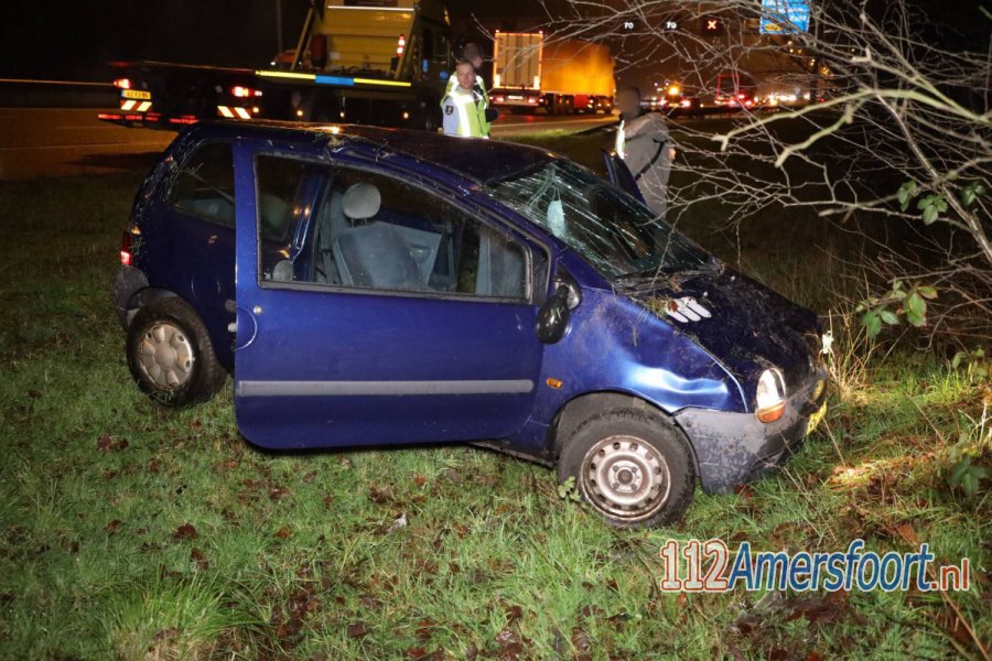 Automobilist raakt met zijn voertuig van de A28 bij #Leusden. 112Amersfoort.