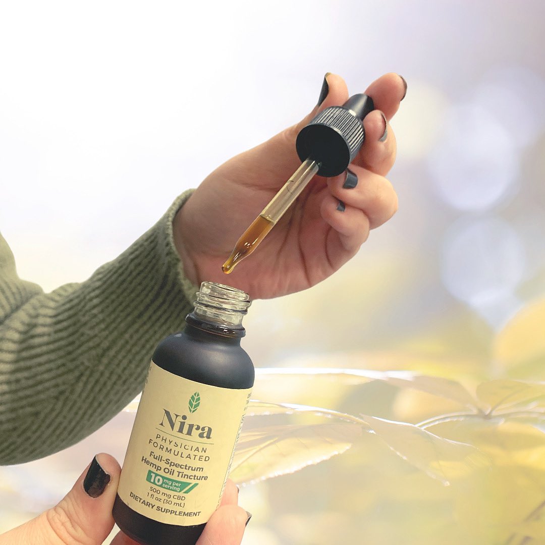 NiraCBD's tweet photo. Full-spectrum, also called “whole plant,” means the full plant extract is included. Full-spectrum provides more of the plant’s molecules in ratios and amounts that nature intended. 🍃 https://t.co/ycPVEEGc6W