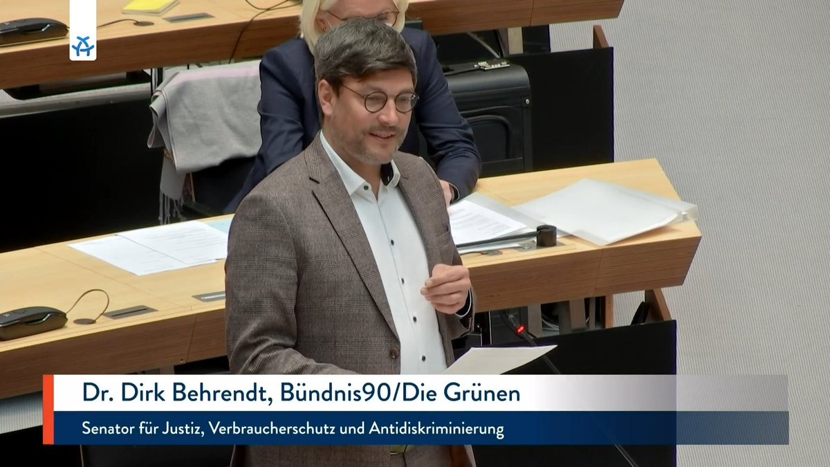 s_k_walter's tweet photo. Kein Bock auf #sexistische und #diskriminierende #Werbung! 
Berlin hat ab sofort eine #Expert_innen-#Jury, die diskriminierender Werbung im #öffentlichen #Raum den Kampf ansagt -  so @Dirk_Behrendt heute im @AGH_Berlin! Im Februar mit Webpräsenz und Meldemöglichkeit! 👊 https://t.co/MZBRjwdnPX