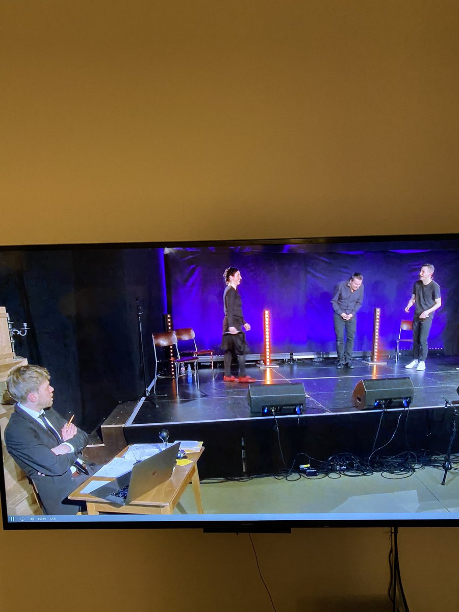 _Miasmo's tweet photo. Sport am Fernseher mal anders @improphil @casinotheater und #anunpfirsich ihr seid der Hammer. Herrliche Improvisationen #speziell natürlich mein Wunsch des #Hirsches #an #der #wand #stream21 @stream21art Theater lebt auch Online!! Danke #Sven @ticketpark https://t.co/jyXXdh842f