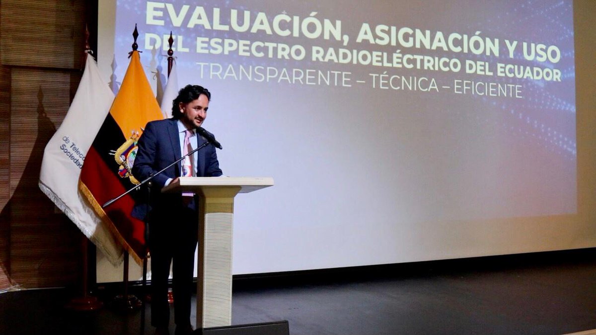 caanmichelena's tweet photo. Los años de trabajo del presidente @Lenin permiten cosechar resultados.

Hoy entregamos el informe de valoración de las bandas 700MHz y 2.5GHz que realizó la @ITU_AMS y socializamos el Reglamento de Tarifas para Servicios de Telecomunicaciones, tras 18 años de espera del sector. https://t.co/zFPcxfYQJc