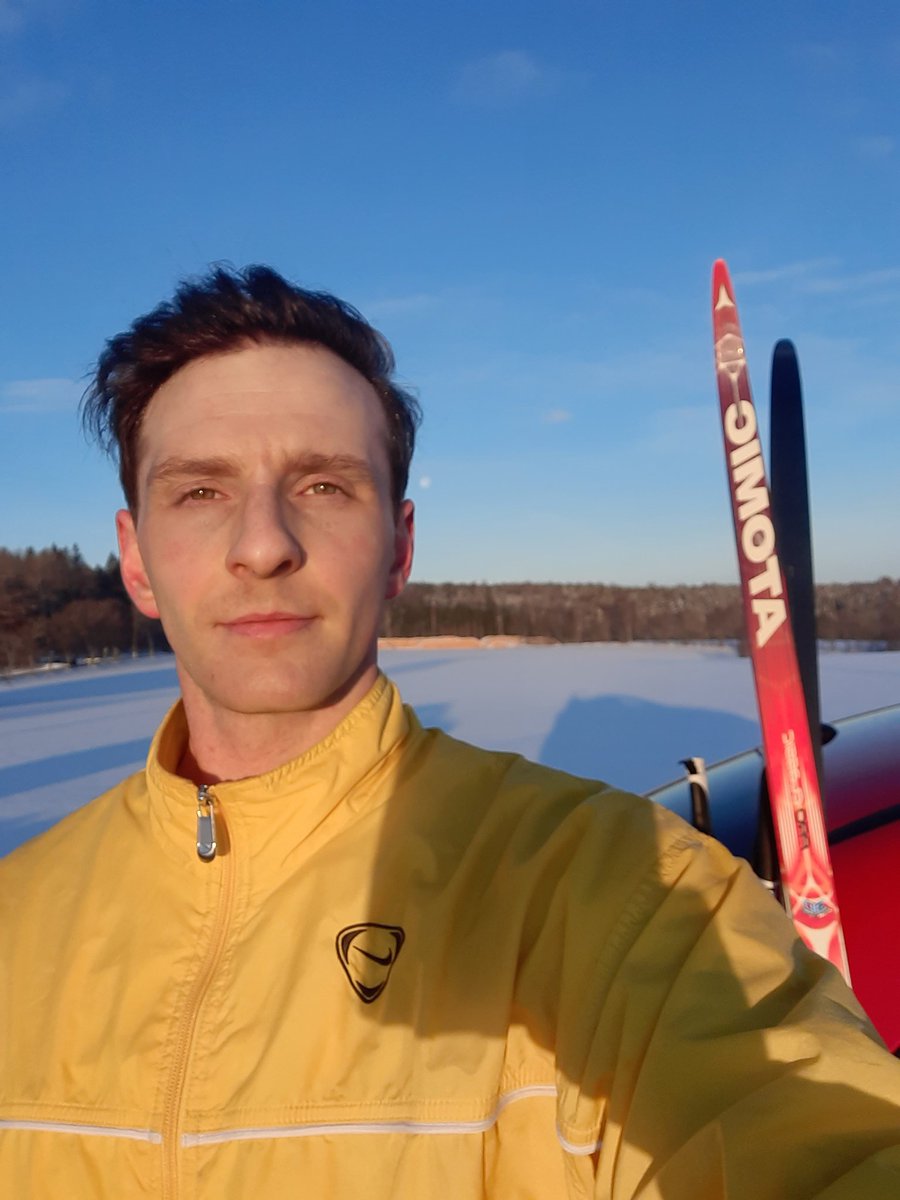 #WinterWonderland #photography #photooftheday #malemodel #crosscountryskiing #FitnessMotivation #fitness #FitnessModel #Fitness2021 #winter #winteriscoming #Winterwatch2021 #skiing #sunset #sun #EnjoyingEverydayLife #enjoylife #Enjoy #walkinwinter #sport #Male #healthcare #Health