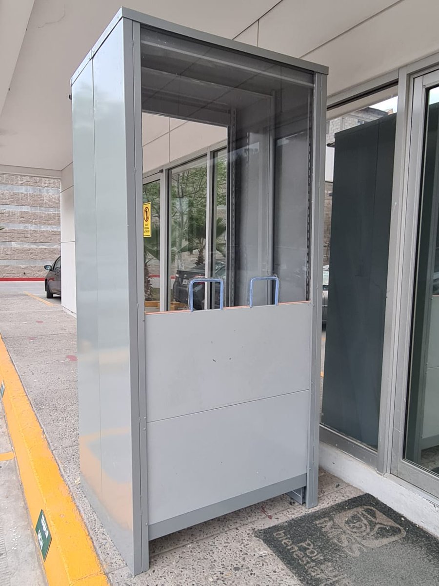IMSS_BC's tweet photo. Con gran creatividad y aprovechamiento de recursos, personal de conservación de la UMF 18 en #Tijuana construyó una cabina para realizar pruebas rápidas de #COVID19, con el propósito de mantener un espacio adecuado y seguro para derechohabientes y personal. https://t.co/tyT6C0eO9q