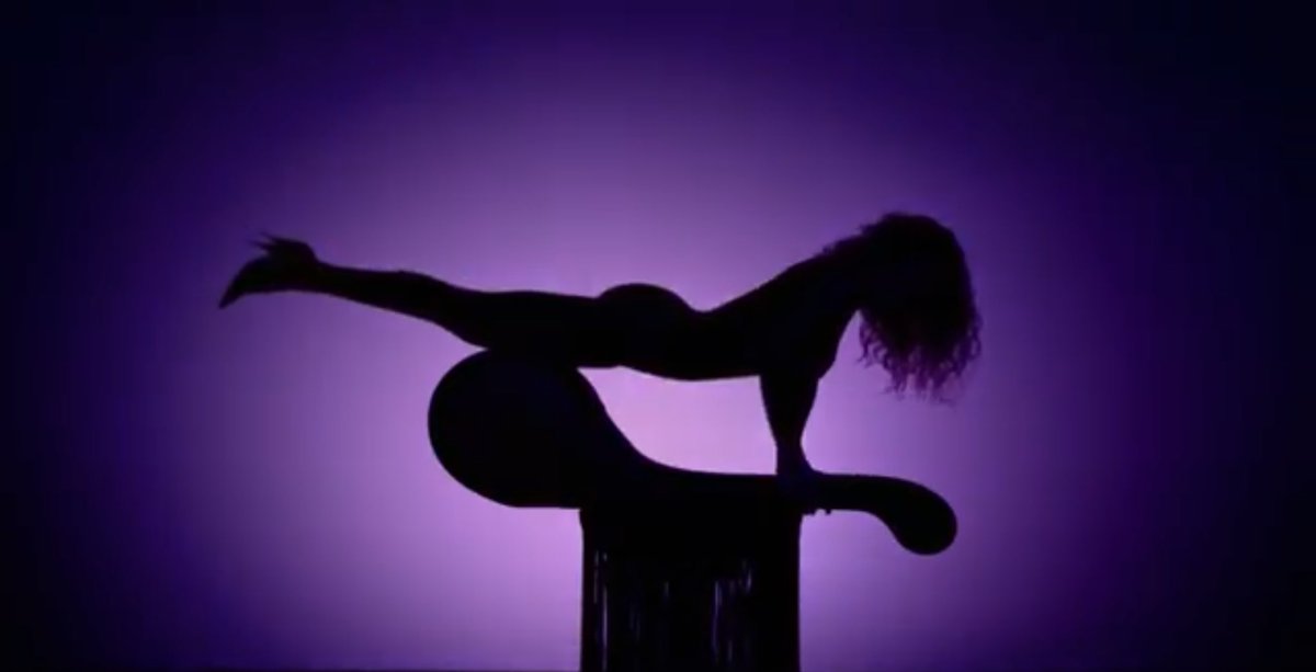 beysexual_'s tweet photo. Beyoncé invented the #silhouettechallenge https://t.co/OY1Nn1hrzF