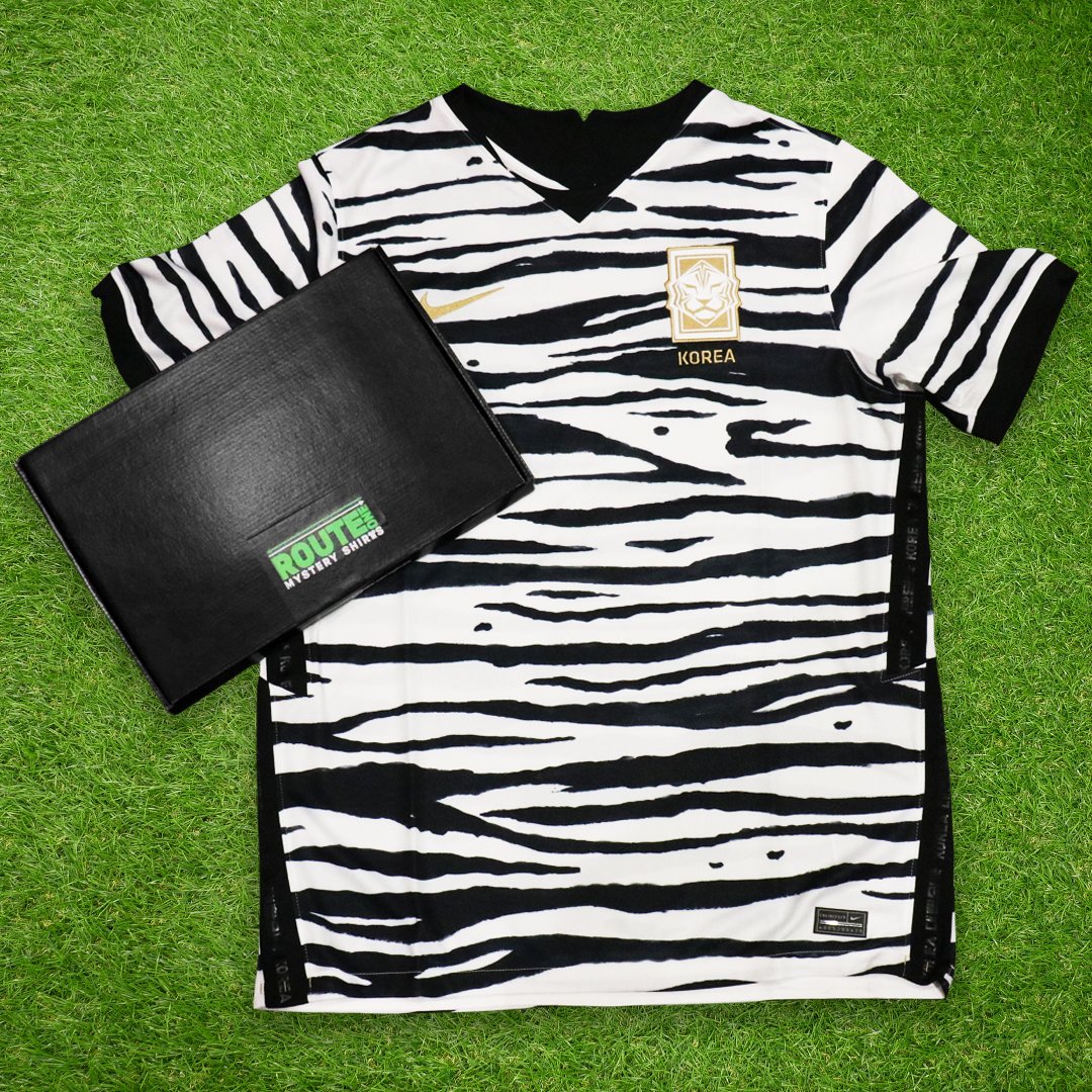 RouteOneShirts's tweet photo. Bit of 🦓 going out in boxes over the weekend 🇰🇷 https://t.co/ZAV5uIoBep