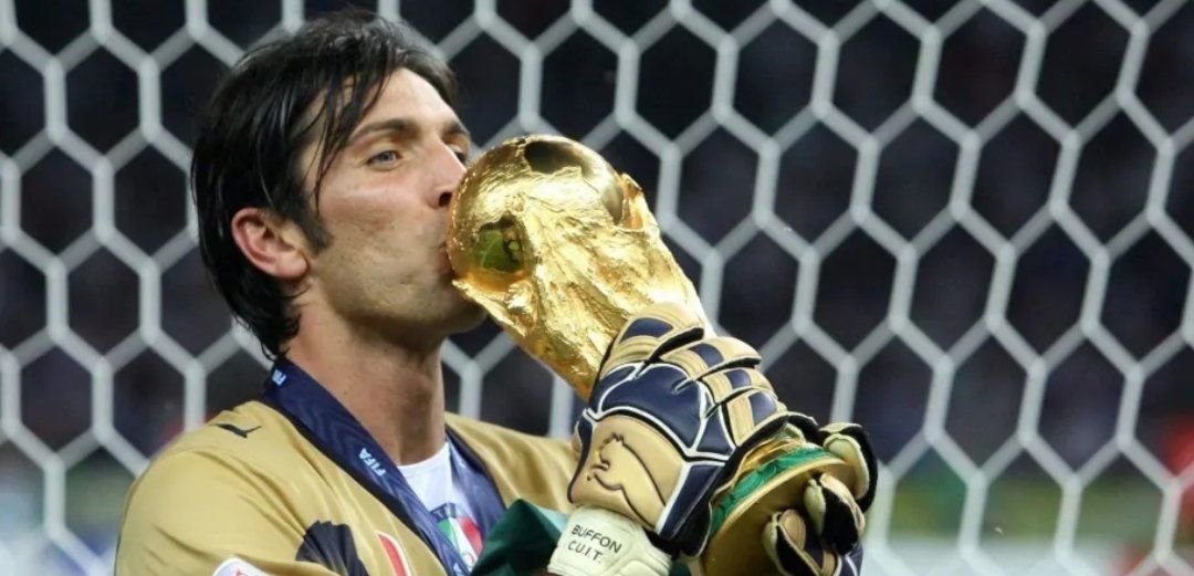 🏆 10x Serie A
🏆 7x Supercoppa Italiana
🏆 5x Coppa Italia
🏆 1x World Cup
🏆 1x Ligue 1
🏆 1x UEFA Cup
🏆 1x Serie B
🏆 1x Trophee des Champions

• 923 Games
• 414 Clean Sheets

🐐 One of the greatest goalkeepers of all time!

🎂 Happy 43rd Birthday, Buffon 🙏
