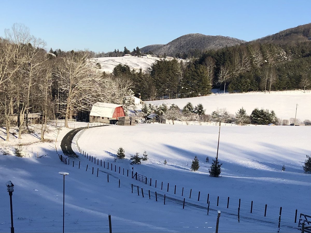 Another snow event in Sparta, NC. Wish I was there! <a href="/BlueRidgeNPS/">Blue Ridge Parkway</a> <a href="/wxbrad/">Brad Panovich</a>