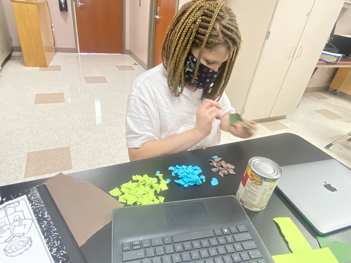 MathScience_CPD's tweet image. 5th graders in Ms. Evans’ class creating models to explore the processes that led to the formation of sedimentary rocks. #compaction #cementation #sciencerocks @HISD_Curric @DonelleWilliams @HISD_ElemSci @Reynolds_HISD