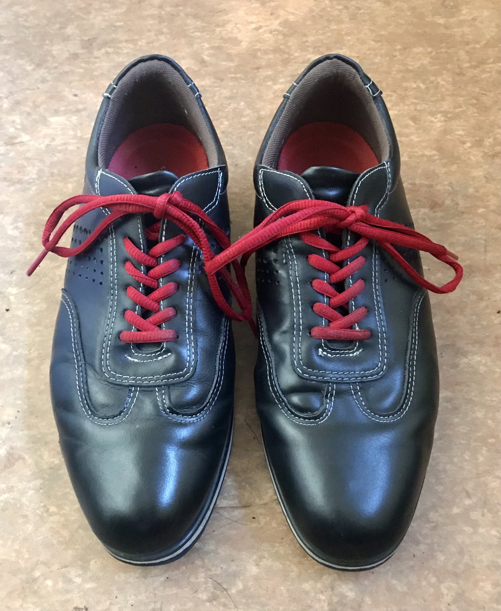 ｄｒ レオン ハッシュパピーの靴の靴紐の色を取り替えました 黒 赤 白と好きな色の組み合わせになりました