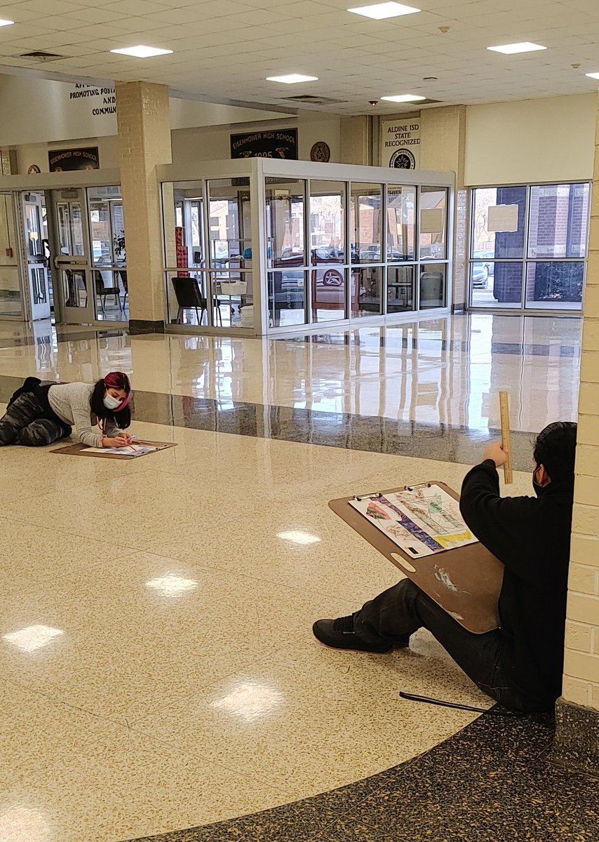 CuratorCreative's tweet photo. We got out of the classroom today! My students participated in a "Pop Art Day" and we finished this piece in just one class period! We collaged, sketched with chalk pastels, then practiced architectural design with charcoal pencils. Awesome work!!
@Eisenhower_AISD 
#AldineArt https://t.co/IWXWW3oD4F