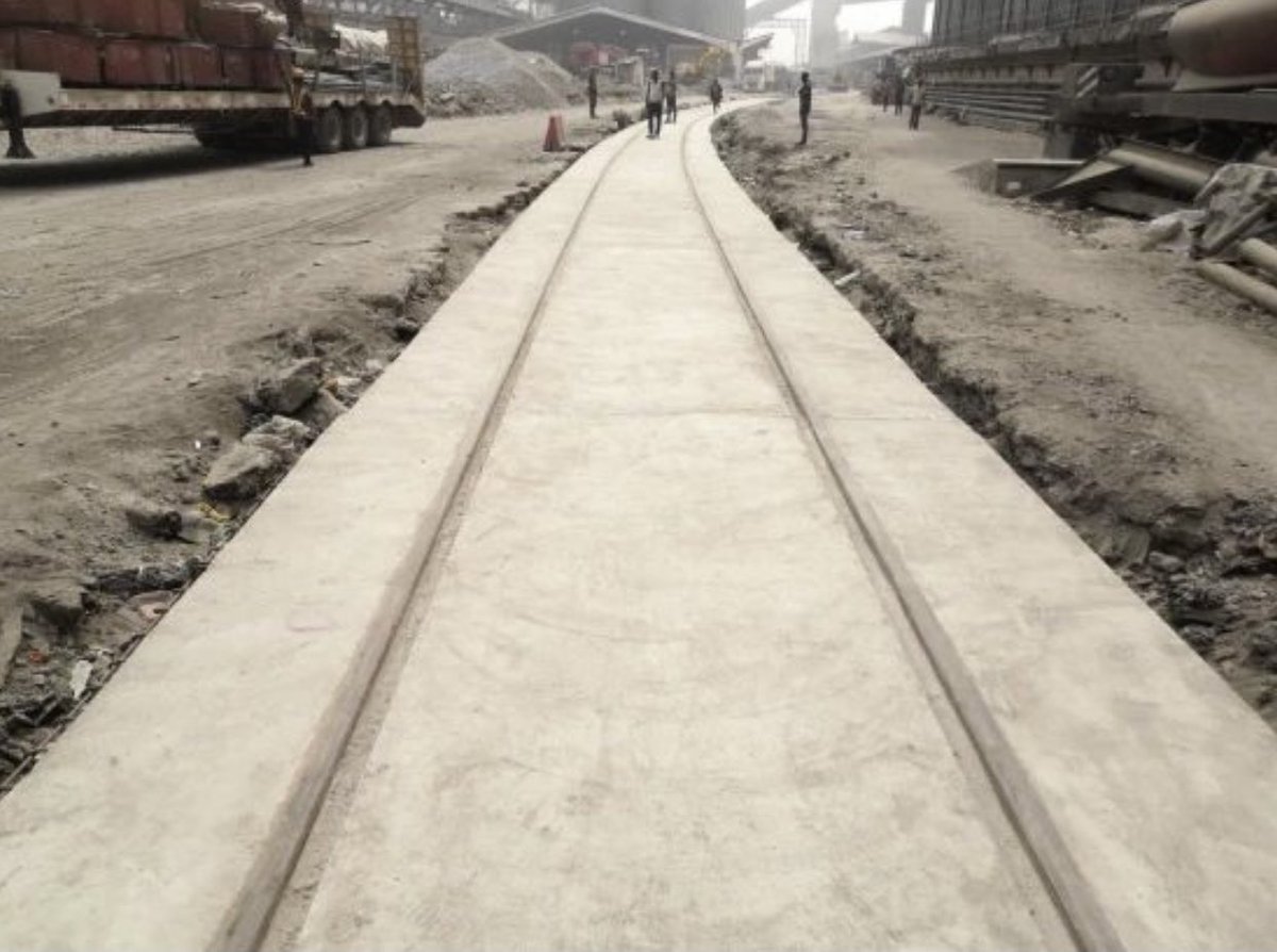 Jakepor21's tweet photo. Track laying for the Apapa Port Spur Line was completed on 25th Jan 2021. https://t.co/wTIqIHuXAO