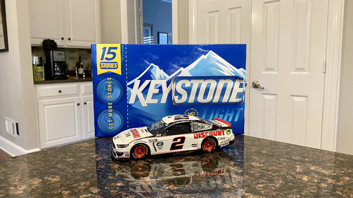 RobinsonMikeD's tweet photo. @KeystoneLightUS @keselowski Thanks, Brad! Cheers to you, the New #BlueDeuce and the #2Crew! 🍻 https://t.co/aFlJsf6RKA