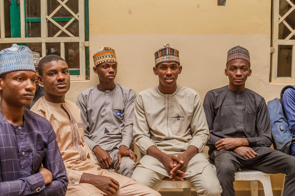 buharihaido_'s tweet photo. Who expect much are does who work for it
#WFH Work Day #nurses U-turn #CeePassBank Hire Volunteers #SEC #AnxietyMakesMe #MarketingTwitter #twitterblades #Twitter #buharihaido https://t.co/xdE7GkYlTw