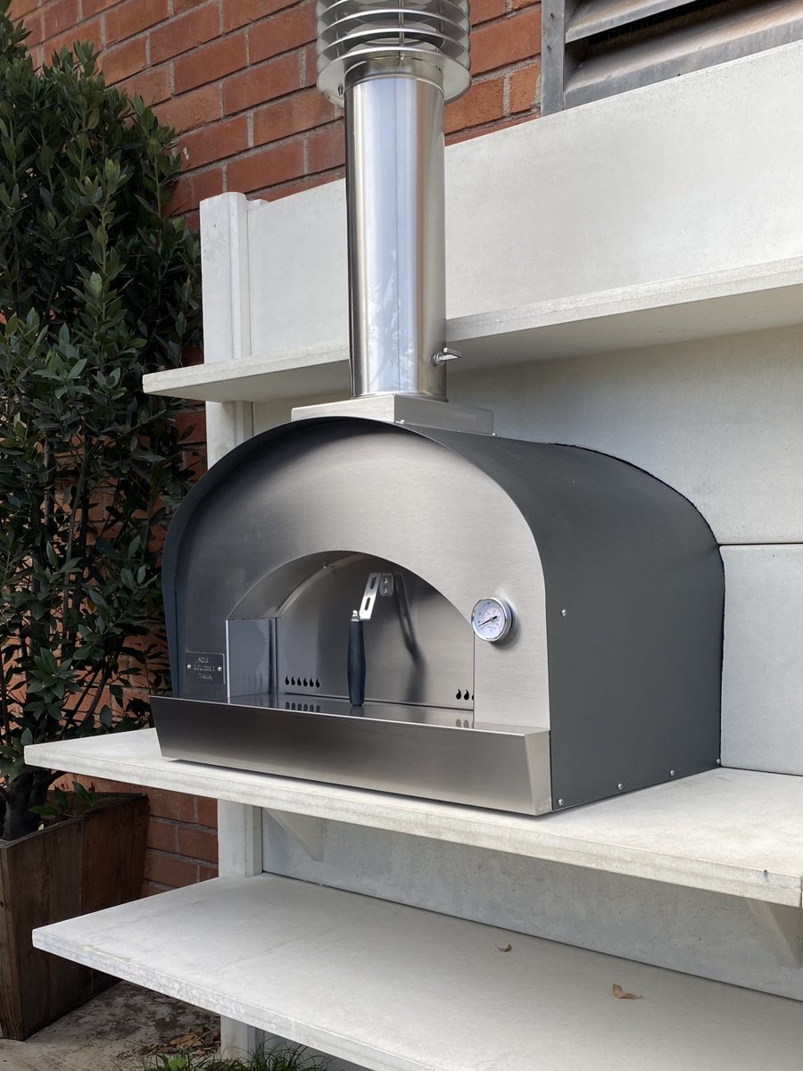 WwooCalifornia's tweet photo. Our new Solé Gourmet Italia Wood-fired Oven is here and we can't wait to use it! These ovens fit perfect in our WWOO Outdoor Kitchens. #WWOO #oven #pizza #kitchendesign #landscape https://t.co/FFglQoMswr