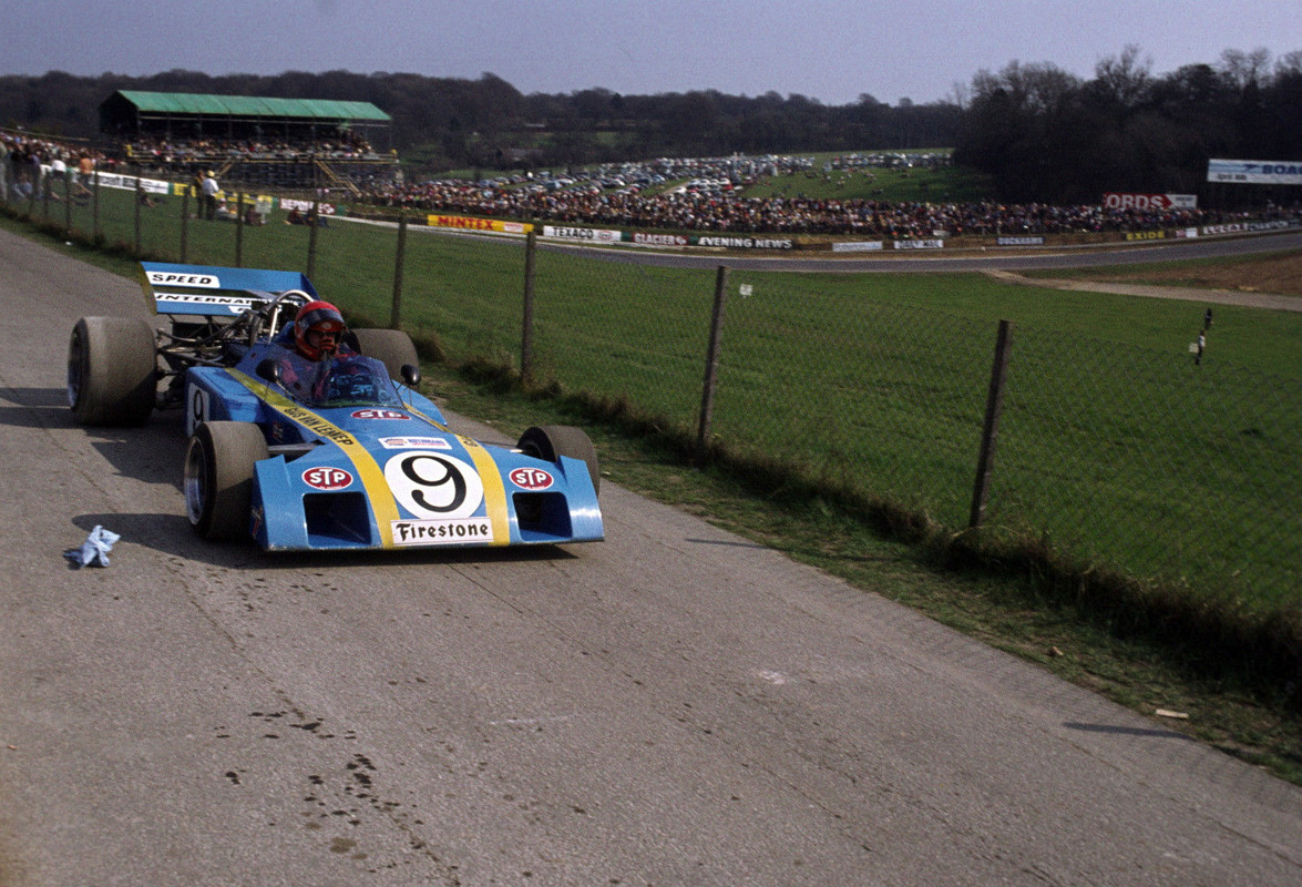 UnracedF1's tweet photo. @mrdemmendaal especially for you! Gijs van Lennep in the Surtees TS11, F5000 car, powered by the Chevrolet V8 engine at @Brands_Hatch during the
VII Race of Champions held the 19th of march 1972.
#RetroF1 #Formula1 #F1 #Formule1 #vanLennep https://t.co/1fo2ApZU11