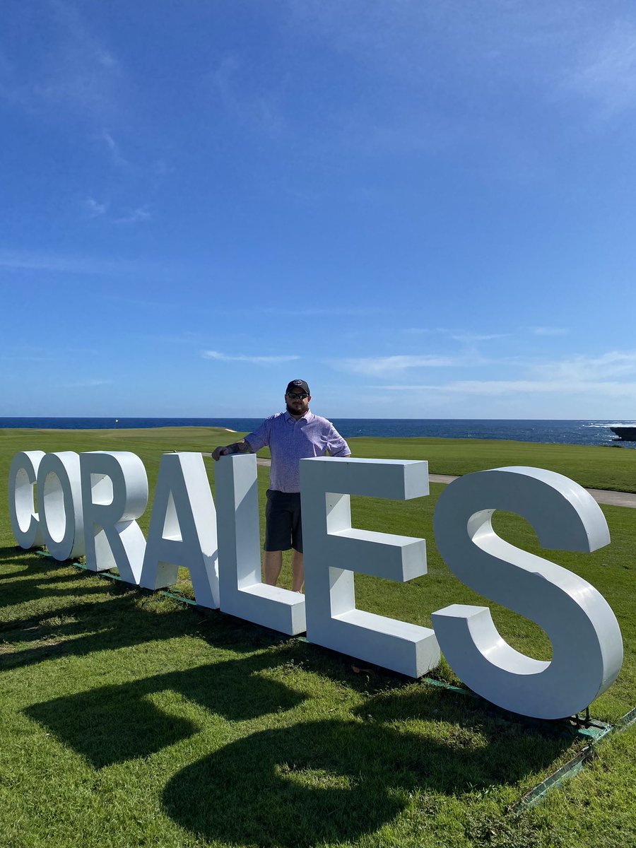 mtbtodd's tweet image. Took @chasingscratch0 down to the Dominican Republic with me! #cmonrick @CoralesChamp #Paradise #canigoagain