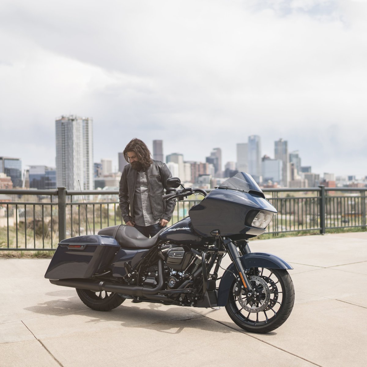 Like for Softail.
Retweet for Touring.
Comment if you just can't decide.