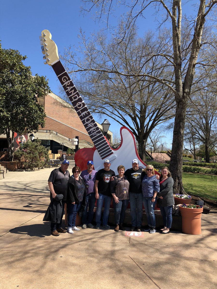 themightons's tweet image. #BellLetsTalk about this crew! @DaleEccles19