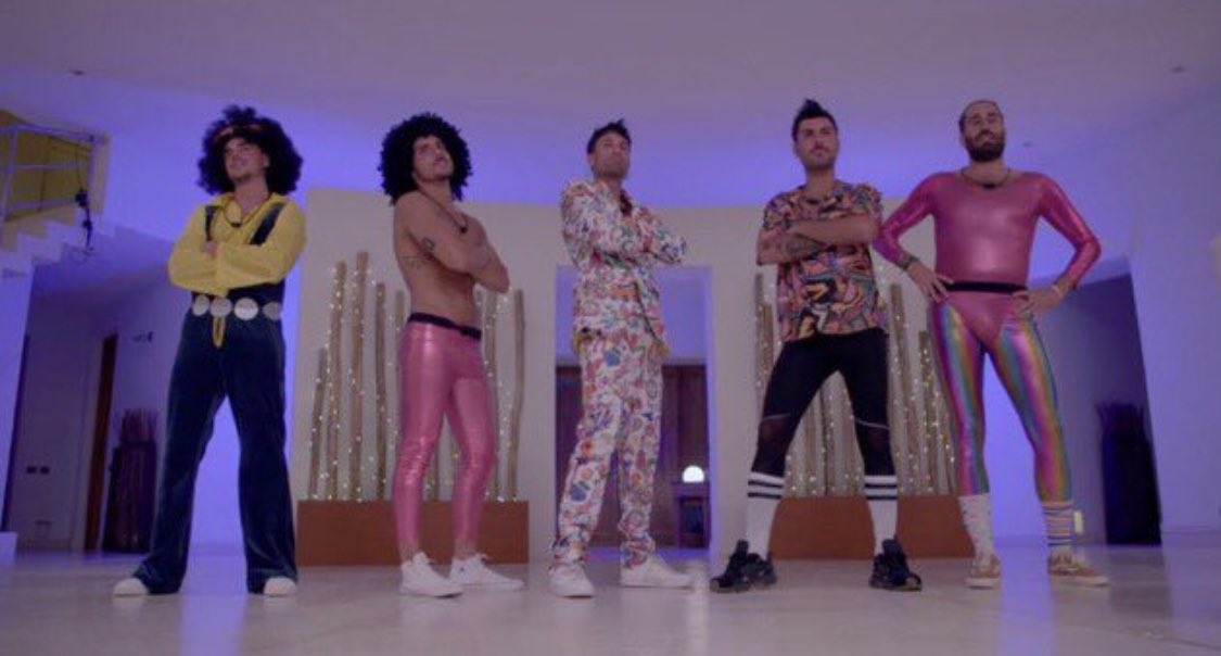 jose_tus6's tweet photo. Mis amigas y yo llegando al examen mañana a las 8:30 de la mañana  #LaIslaDeLasTentaciones2 https://t.co/m756ZXmQQ9