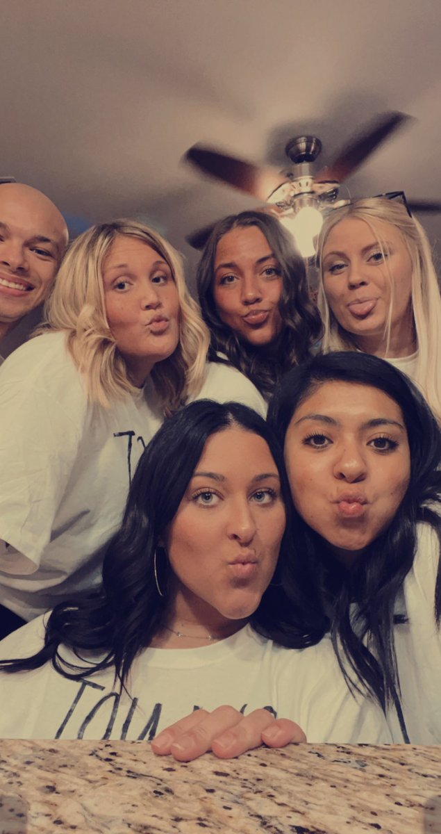 megm45's tweet photo. Idk how I got so blessed w y’all but I’m real thankful :) https://t.co/hM1TTj3ffg