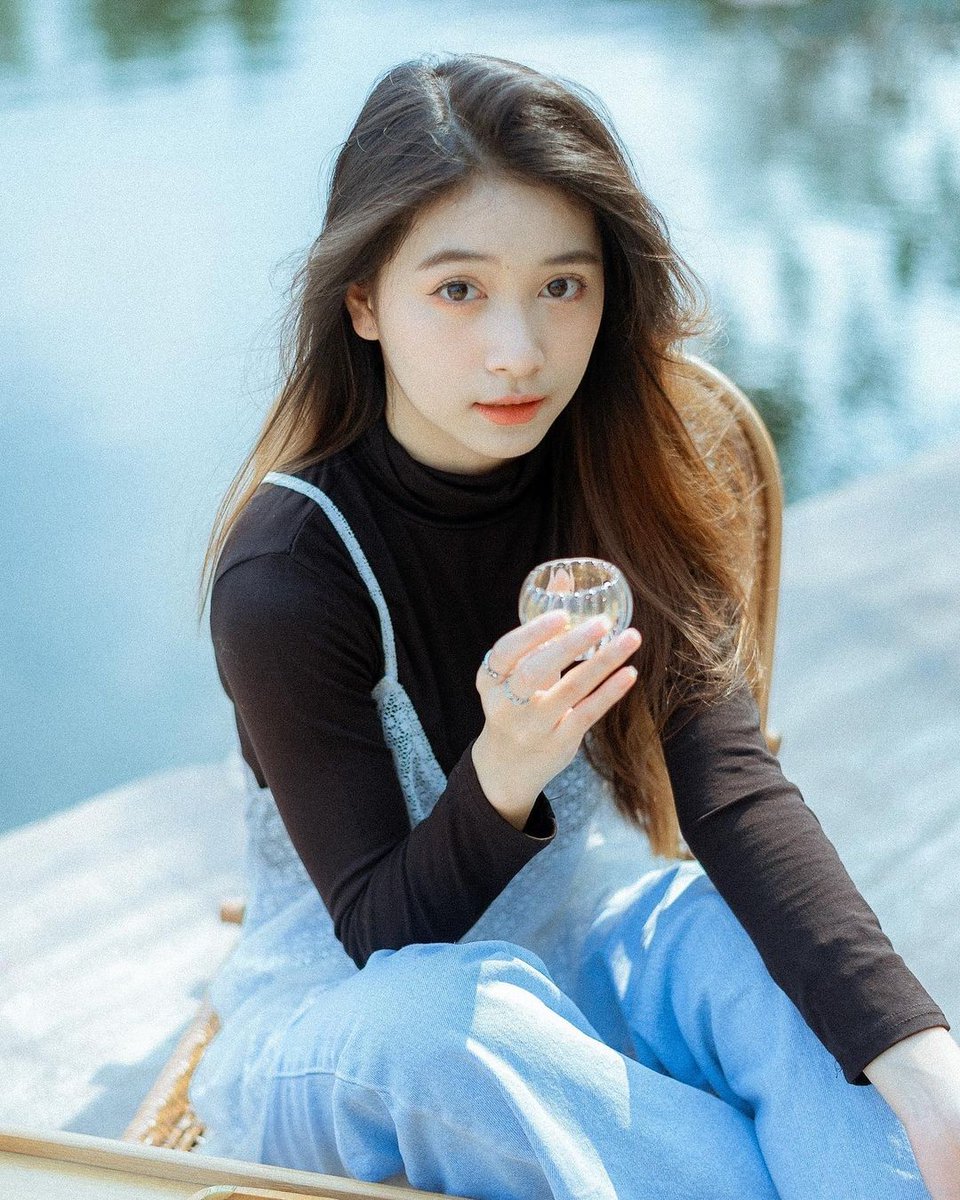 HoopBNK48Luv's tweet photo. อยากเอาใบเกรดให้เธอดู เธอจะได้รู้ว่าเรามี D มากแค่ไหน ( D = ดี )

#HoopBNK
#BNK48 https://t.co/FwaIIezhtl