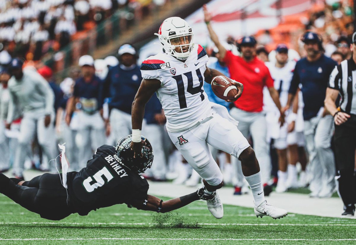 MilesLockhart1's tweet photo. After a great conversation with @CoachPaopao I am exited to announce I have received an offer to U of A 🐻⬇️@bangulo @JUSTCHILLY @CodyTCameron @Rivals  @coachcmcdonald https://t.co/EI7uleZy8n