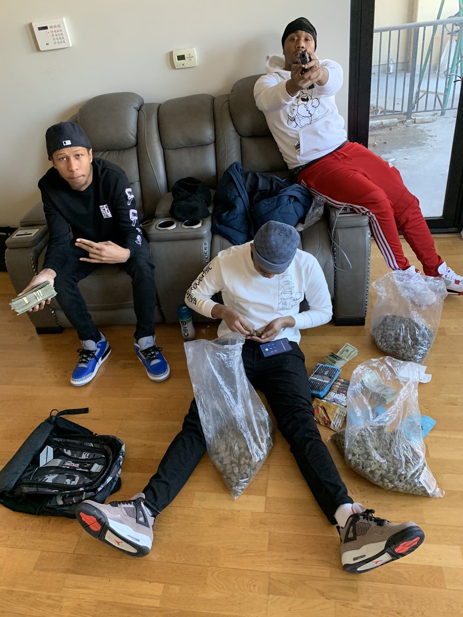 lashaunjones80's tweet photo. YOU NIGGAS BETTA USE GPS AND TAKE THE SAFER ROUTE 📍💰6️⃣ https://t.co/hEIMFQysuF