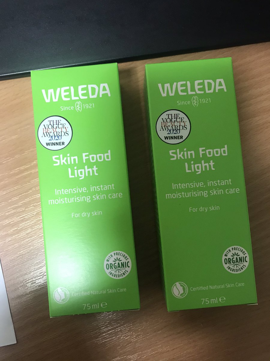 VAKendall14's tweet photo. Thank you @Barbara23818666 for the @WeledaUK products😍that were kindly delivered by one of our wonderful hospital volunteers to Ward 206😊👏they’ve gone down a storm with the staff and their suffering hands 💙@cbaddeley82 @Emma_L_18 @LauraFlint13 @LynseyHeald @AlisonR01544275 https://t.co/QF4hGTYHKk