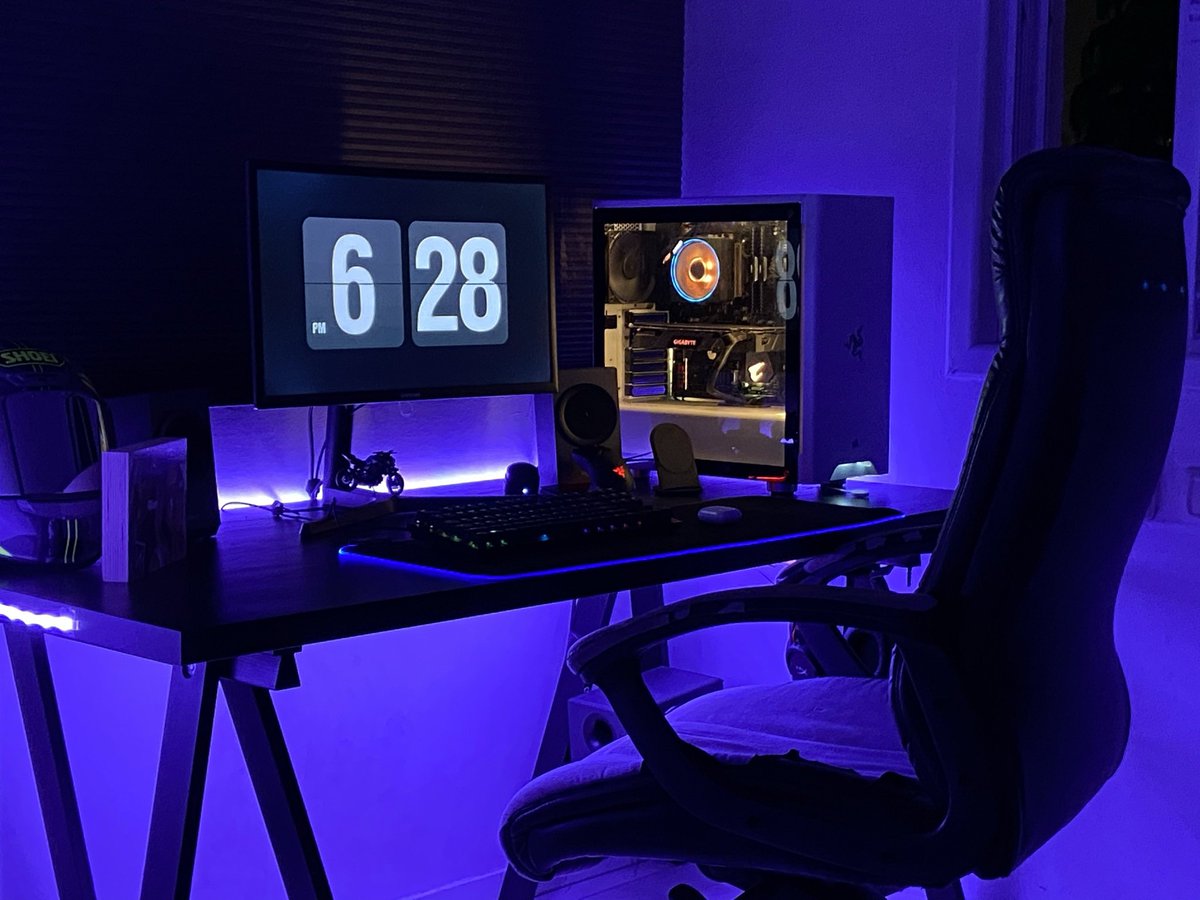YosefAzran's tweet photo. @dlaspcs 
7 2700x &amp; rtx 2070
144hz samsung https://t.co/7m9Hec9Hxj