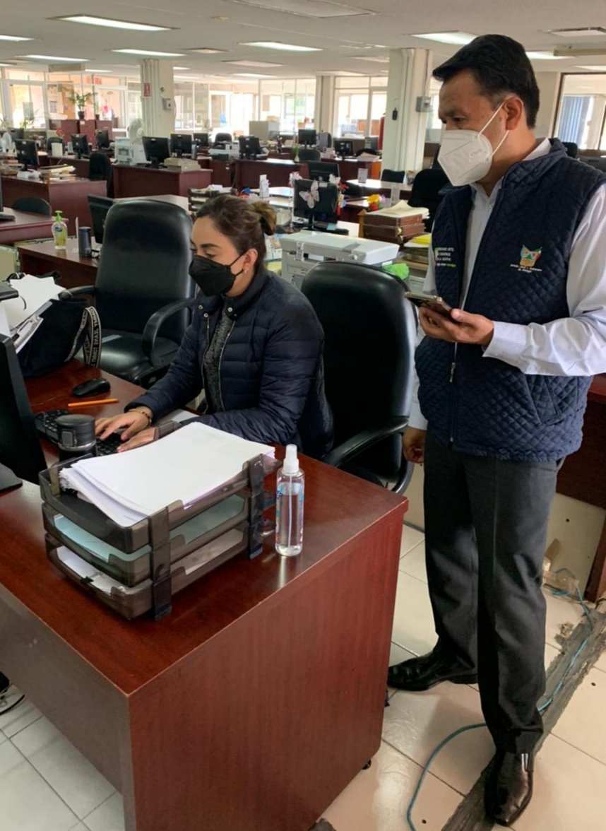 miguel_lopezg's tweet photo. Atendiendo las instrucciones del Gobernador @omarfayad y el Srio. de Contraloría César Mora, el #OICSEPH lleva a cabo revisiones de personal de guardia en la #SEPH
#UTVAM
#UTMIR
#IHFES
#UNIDEH
#ColegioDelEstadoDeHidalgo
#CRENBenitoJuárez
#ITESHU
#NormalValleDelMezquital https://t.co/dZO0BPTveI