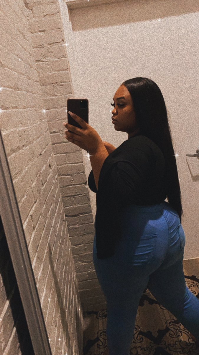 _Rissssssaaa's tweet photo. Cute little mirror pics😙 https://t.co/sk1eDmA2Yy