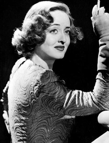 There aren’t so many pics of Betty knocking about, so I’m assuming she looked like this