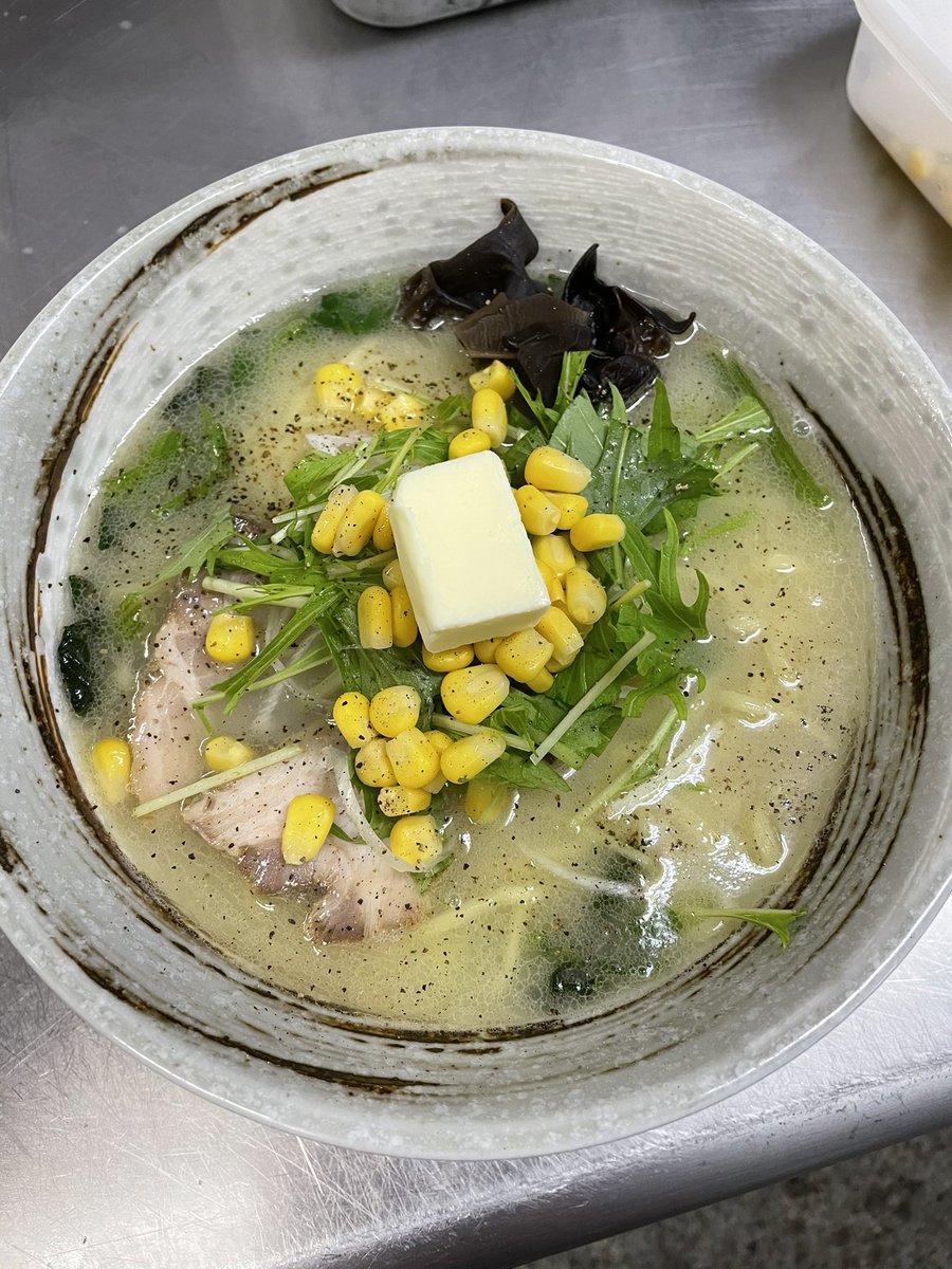 らぁ麺 てっぺん おはようございます 今朝は風が強く吹く柏崎です 雪も混じり天気予報通り荒れた天気となってしまいました 通勤 通学とお気をつけください 今日も1日気をつけながら頑張っていきましょう 1月ラストの金曜日 よろしくお願い致し
