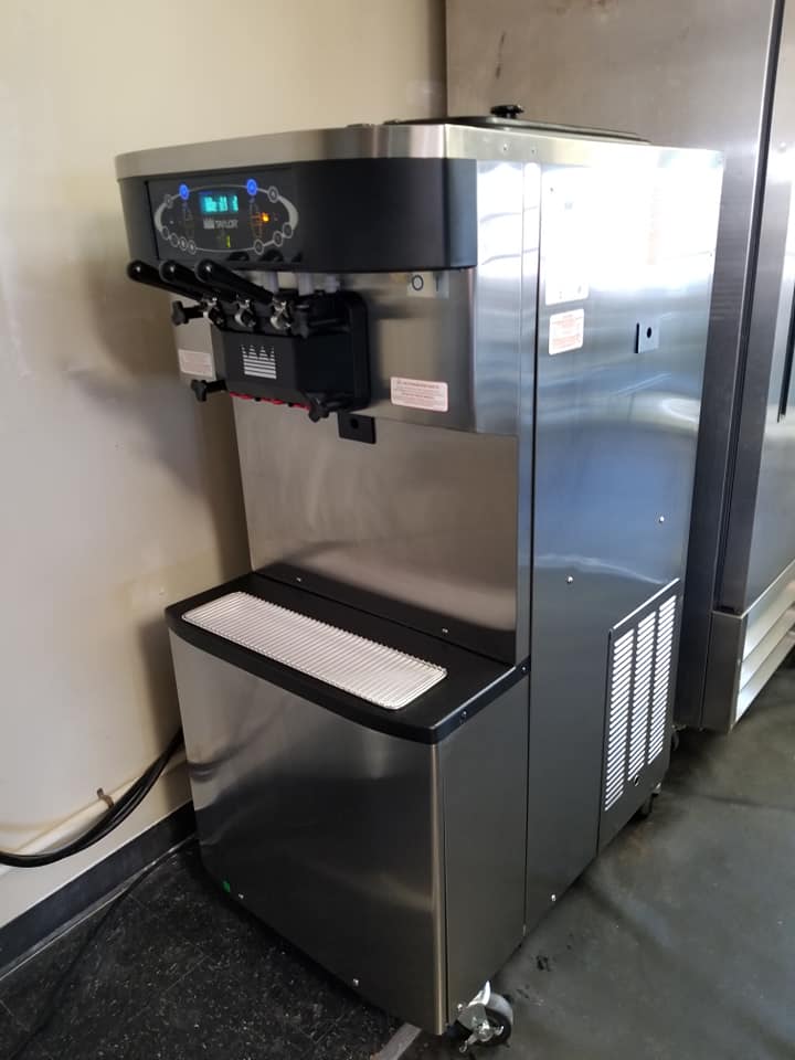 TaylorofCT's tweet image. New soft serve machine at Mystic Drawbridge Ice Cream!