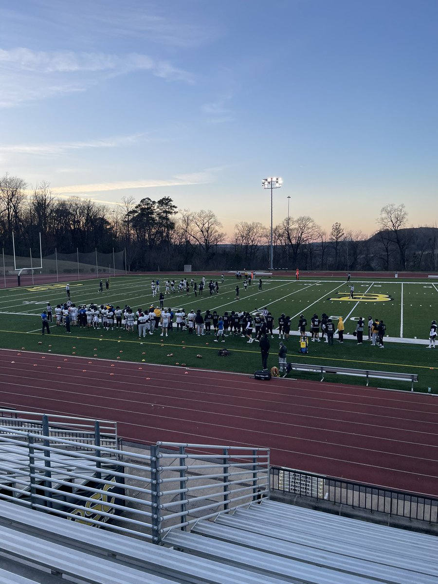 Sparky_11220's tweet photo. Great visit today at BSC glad I got the opportunity to talk to @coach_Menefee @JohnPerin @TonyJoeWhite5 thanks for a great visit! https://t.co/A2d368K8FK