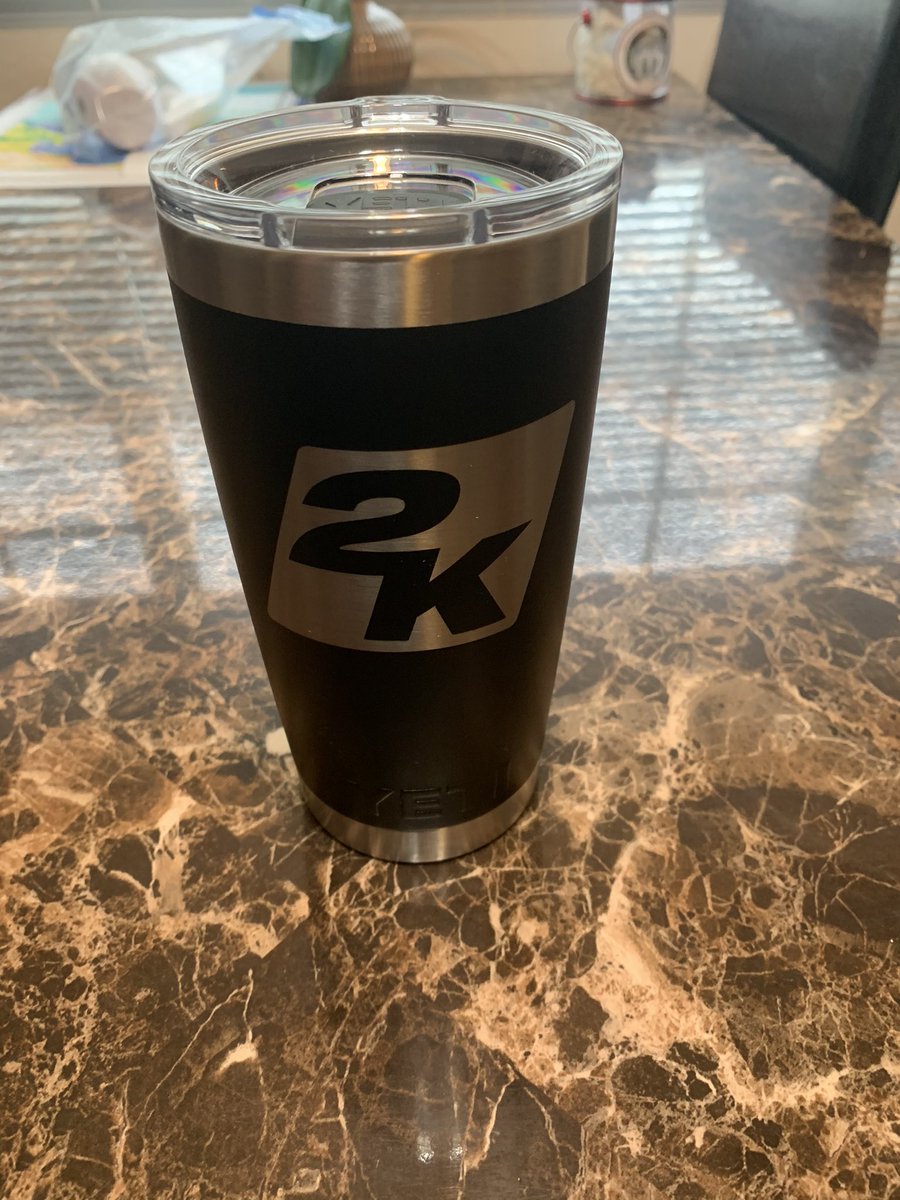TDunlop07's tweet photo. Thanks for the awesome gift!
@PGATOUR2K @2K @hb_studios @YETICoolers
#Giveaway #12daysofswingmas #PGATOUR2K21 https://t.co/tyNvH1YGcF
