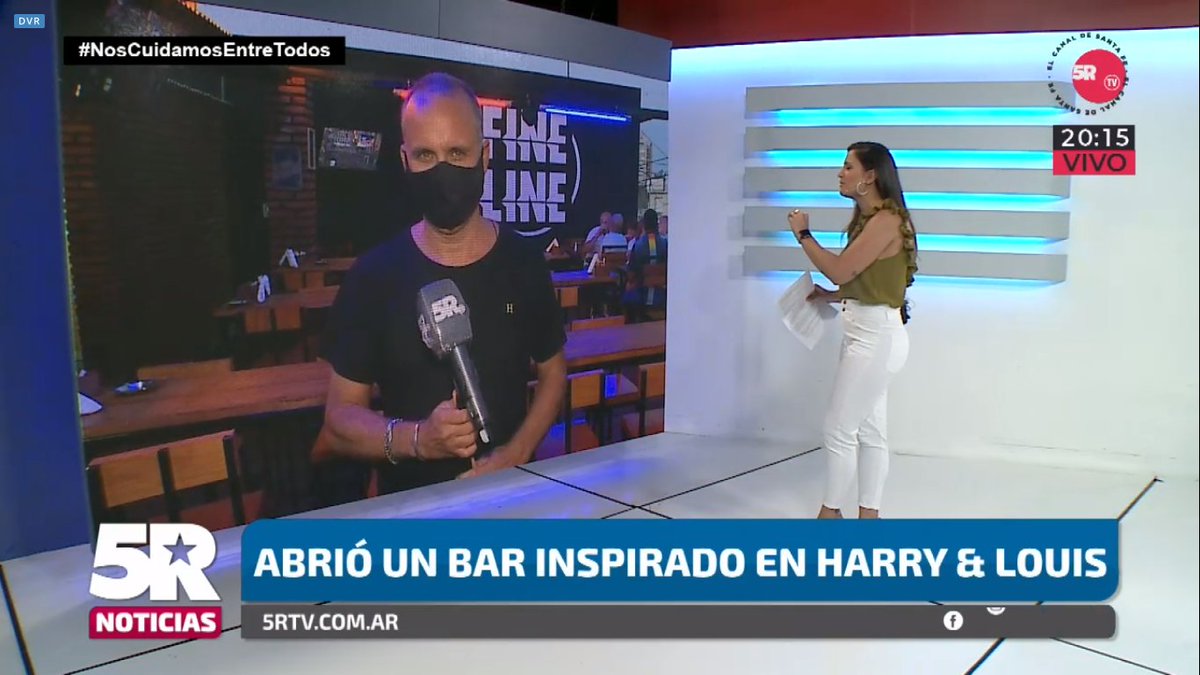 CarlaParody's tweet photo. 🔴 En #SanLorenzo abrió un bar llamado #FineLine y está inspirado en @Harry_Styles el ex #OnDirection
🍺 Hoy @EMICATTANEO estuvo con Lautaro Riva, su dueño que contó cómo llegó a forjar este bar que ya tiene reservas de personas de todo el país
#5RNoticias #musica @HLArgentina https://t.co/AsTWv8UZJT