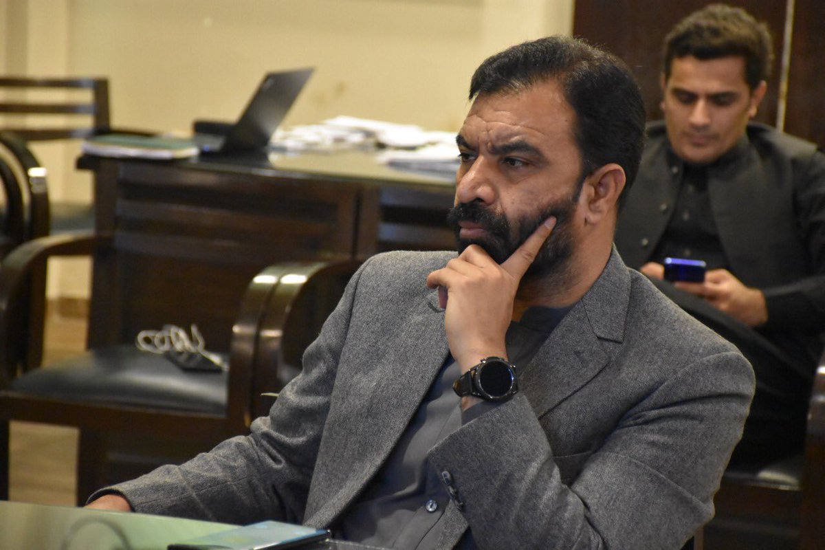 STITKPGovt's tweet image. Advisor to CM KP on ST&amp;amp;IT Zia Ullah Khan Bangash held a progress  review session of KP Digital Jobs, Durshals, KPYEP, BPOs and freelancers portals. Also joined by MD KPITB: Ali Mehmood.

#kpciu #DigitalKP #DigitalPakistan  #TechDrivenKP #KPITB #ZiaUllahBangash #BPO