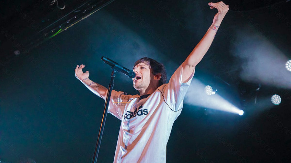 He really said “I’m just gonna destroy every model’s careers by just standing”