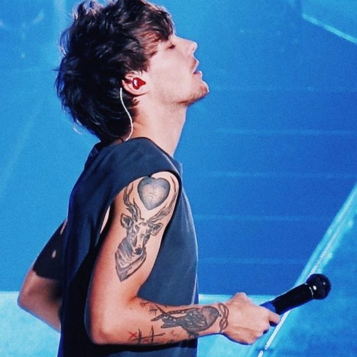 He really said “I’m just gonna destroy every model’s careers by just standing”