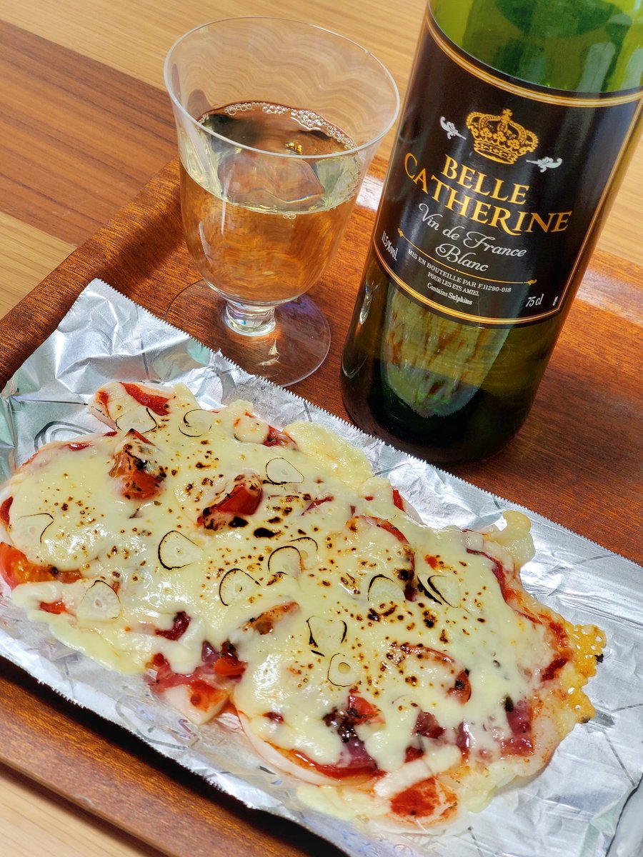 ビア ランビック の旅とビール Pa Twitter ランビック ランチ 献立 餅ピザ サラミ トマト チーズ その辺の安ワイン コメント 赤が良かったかも うまうま