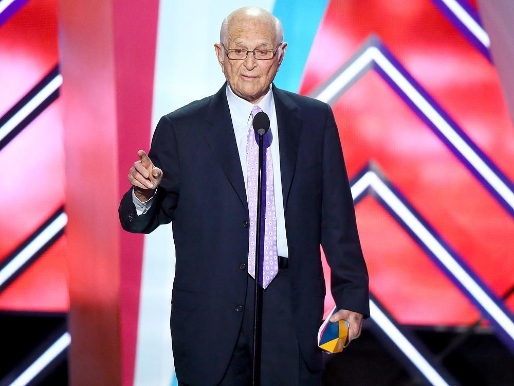 Norman Lear to receive comedy award at Golden Globes ceremony