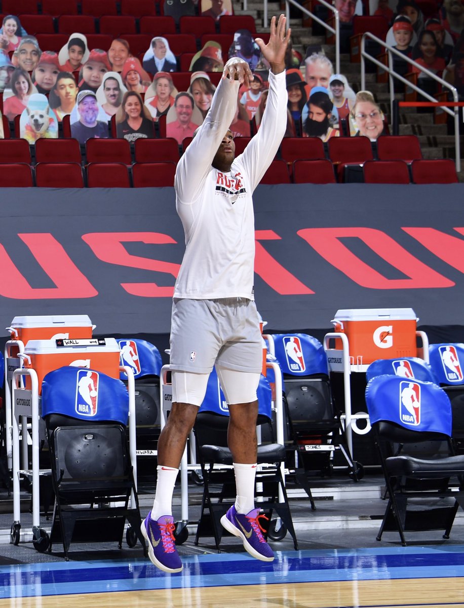 NBAKicks's tweet photo. PJ Is Not Messing Around!!

PJ Tucker debuts his Yeezy inspired Nike Kobe 6 PE on TNT! #NBAKicks https://t.co/eX0bU1hi1s