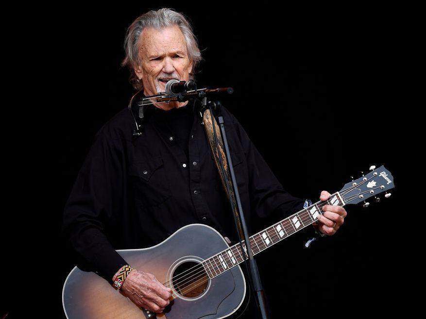 Country star Kris Kristofferson quietly retires