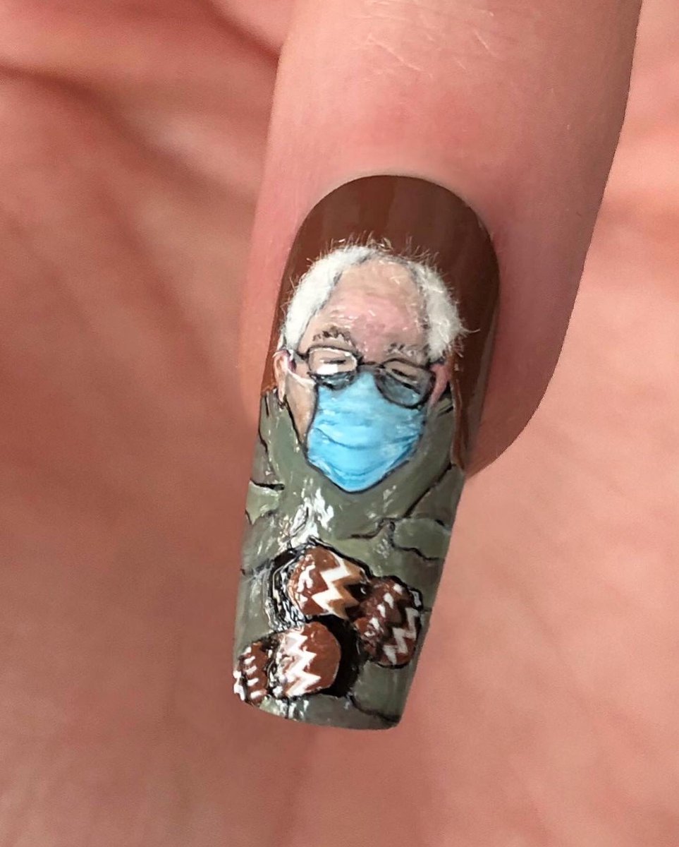 Smitten with your mittens, <a href="/BernieSanders/">Bernie Sanders</a> ☺️ #nailedbyceline