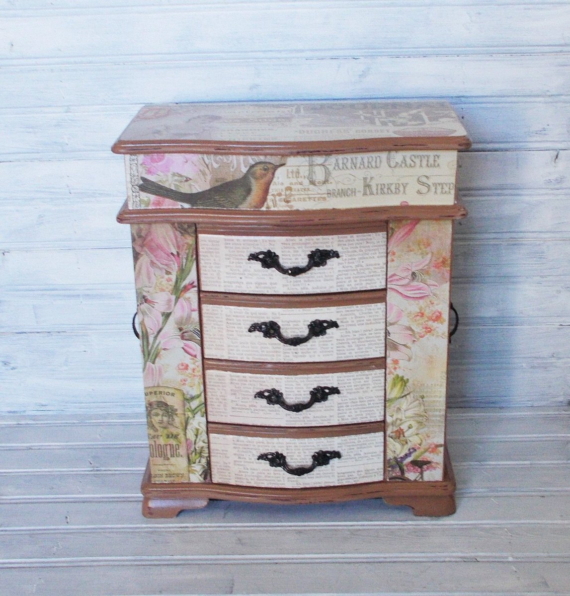 leta_pearl's tweet photo. Excited to share this item from my #etsy shop: MBS Vintage Jewelry Box  #jewelrybox #decoupaged #vintage #bird https://t.co/DngcjO32p1 https://t.co/aF9s8Amc0y