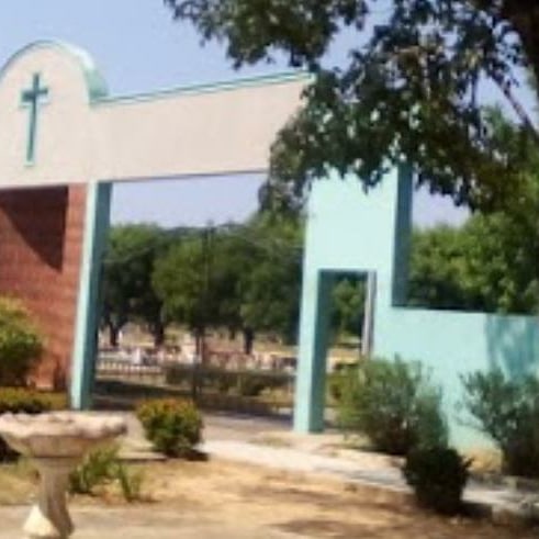 Lo que antes se proyectaba como un camposanto moderno,hoy es un ambiente desolador.Frente a esto,es necesario una nueva estructura, que esté a la altura del municipio enmendando los errores del pasado.Esto sería un homenaje y honrar la memoria de nuestros seres querido #lagunilla