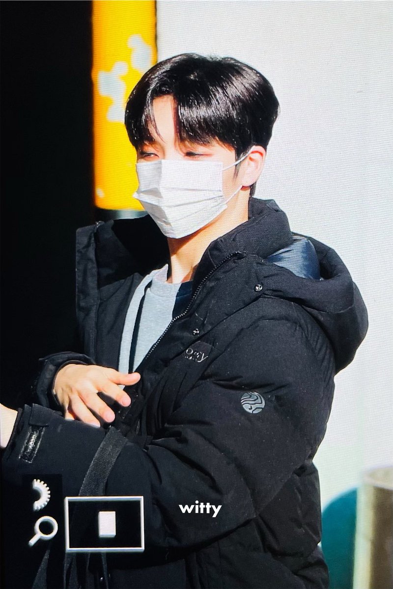 witty0607's tweet photo. 210129 페페 본 날..📝
#서호 #원어스 #ONEUS https://t.co/WCGhCe0awE