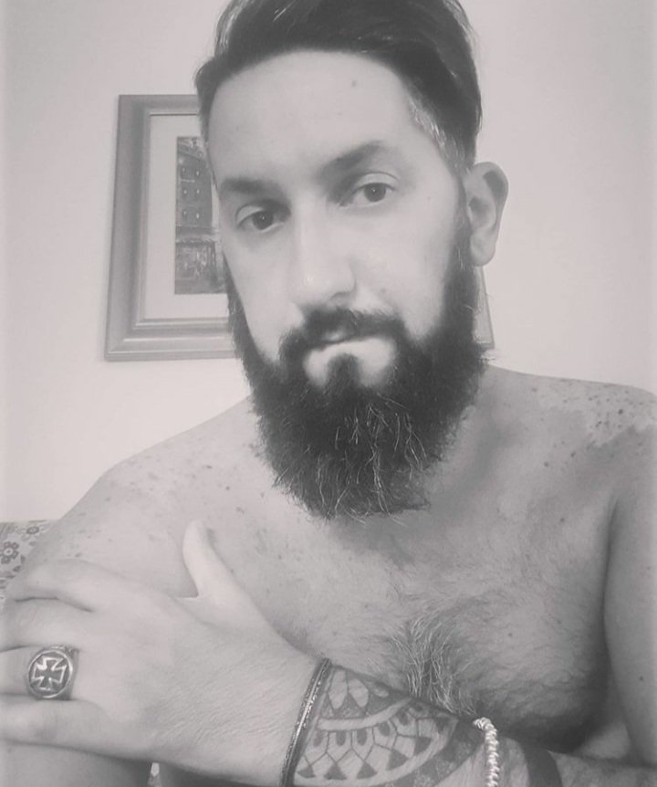 alerix181's tweet photo. #nottambulo #gay #beard #igersgenova #bottom #findingdaddy https://t.co/7RZdPltWxr